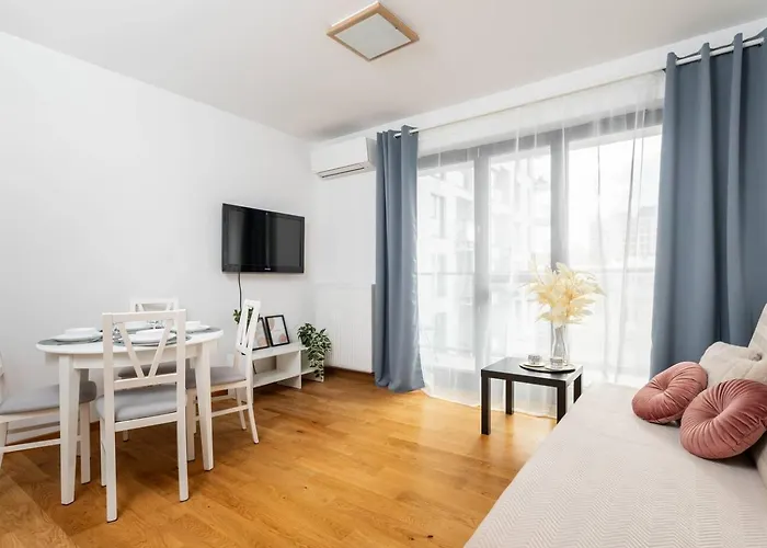 Vista Apartment Metro Plocka