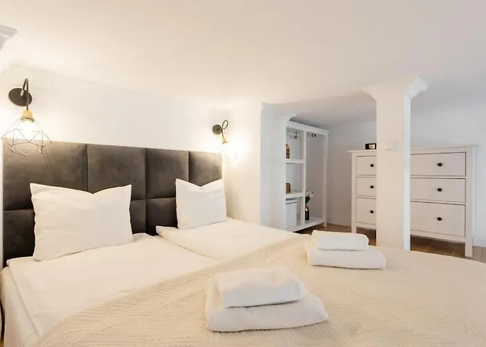 Close-Central Warsaw Apartment - Great Location - Stylish Loft - Zlota Street