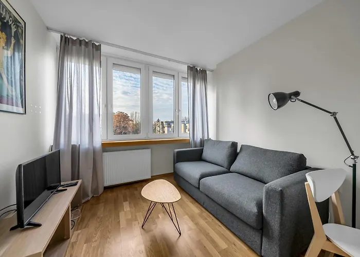 Kozmiana Apartment - Workspace, Bus&Park Nearby - By Rentujemy