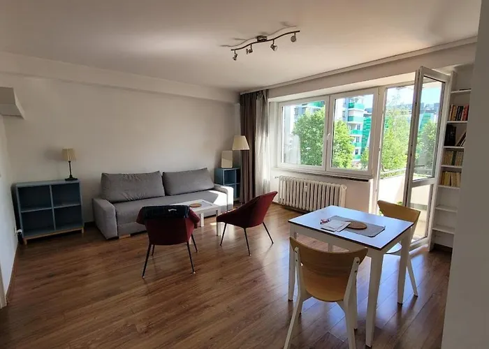 Apartament Przy Metrze Sluzew