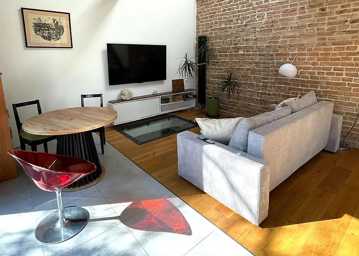 Modern Loft With A Garden