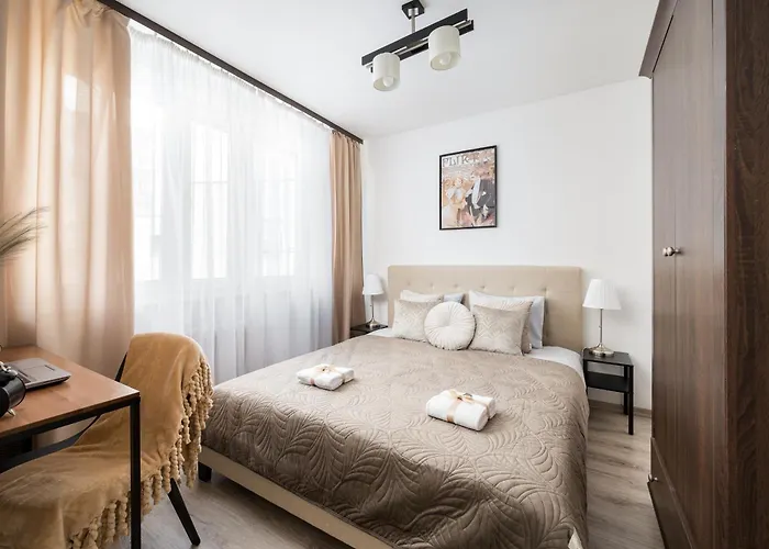 Riverside Retreat By Vistula 2Br & Separate Living Room & Balcony In The Center