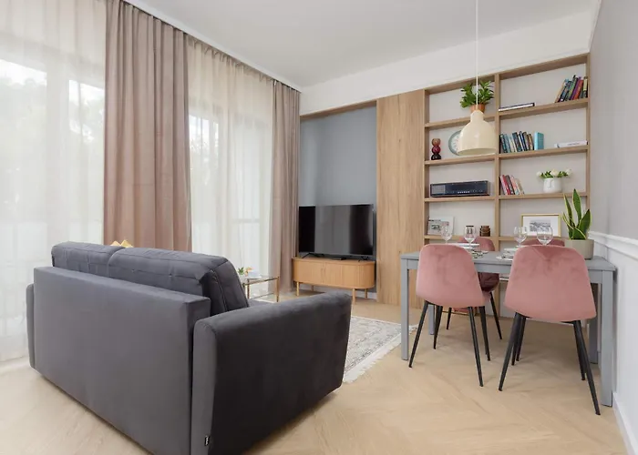 Charming One Bedroom Apartment With Air Conditioning In The Capital By Noclegi Renters