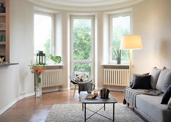 Classic Apartment In Warsaw