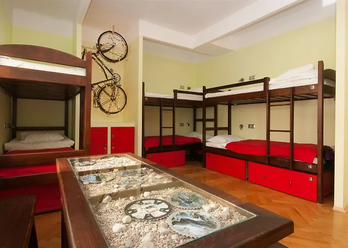 Helvetia Warsaw - Private Rooms In City Center And Old Town