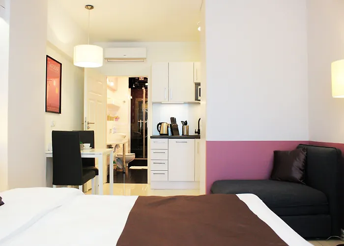 Jessapart Hotel - Triton Park
