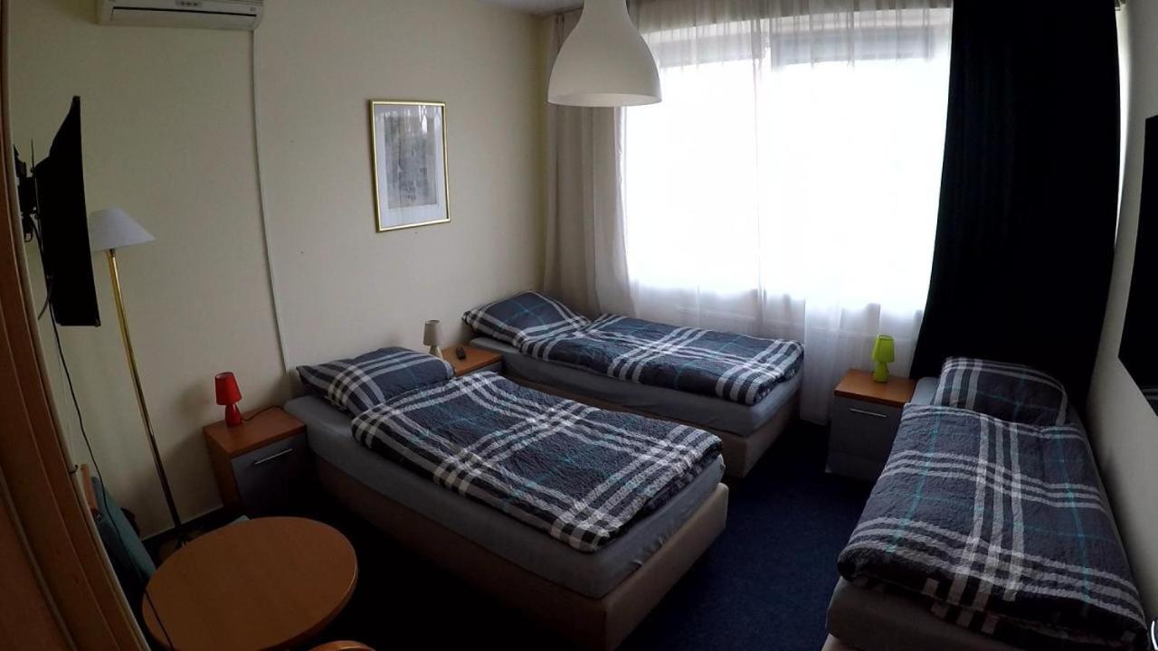 Hostel Moko *