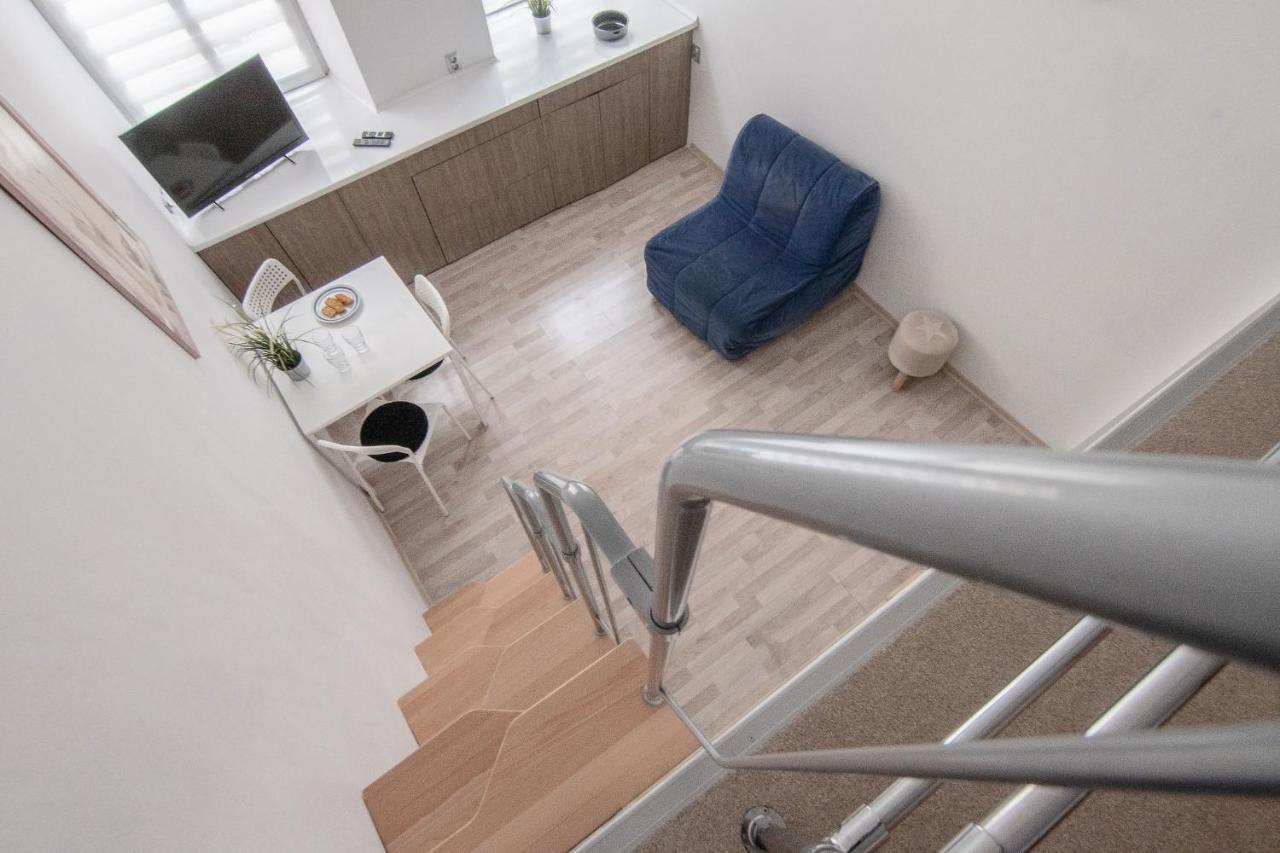 Golden Apartments- Old Town *