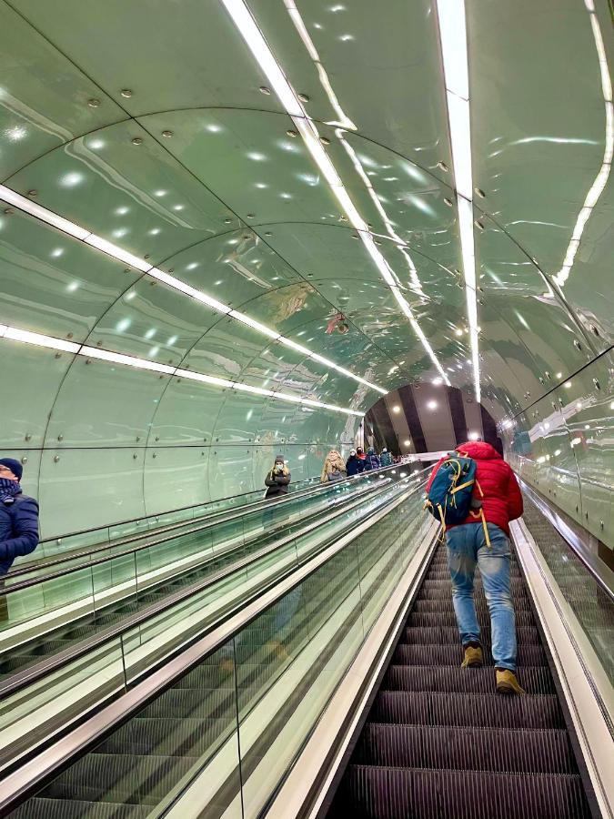 Super Rondo Onz Metro Nowe Wifi 300 Mb/s Aircondition Netflix Spotify Warsaw