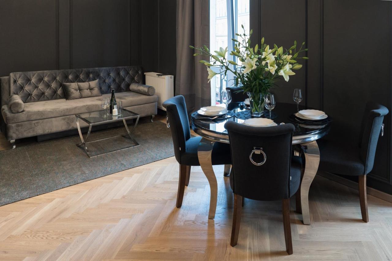 Silver House Center Apartment Warsaw