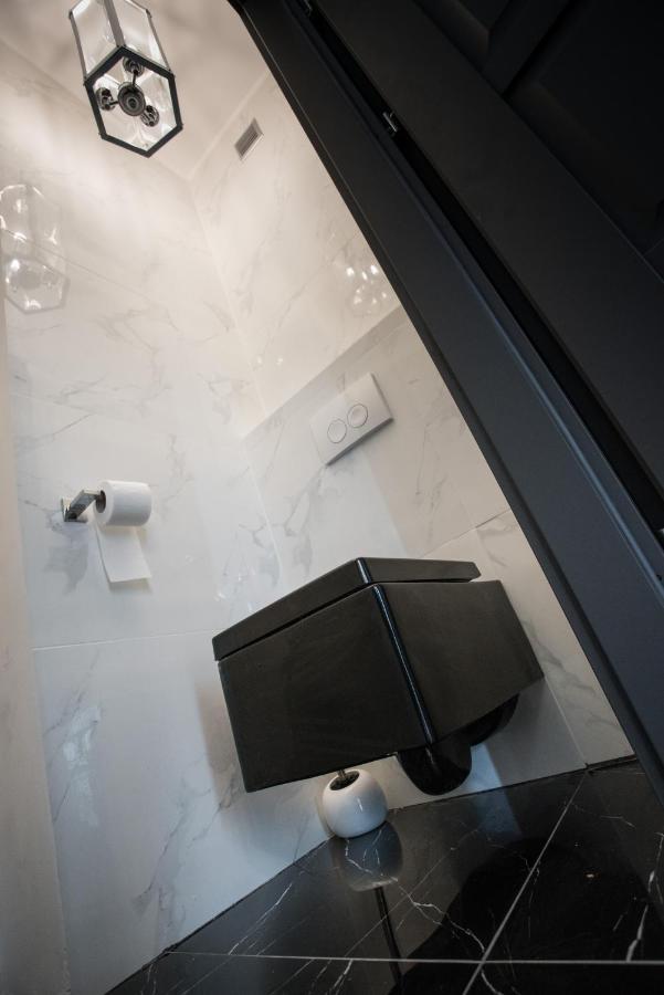 Silver House Center Apartment