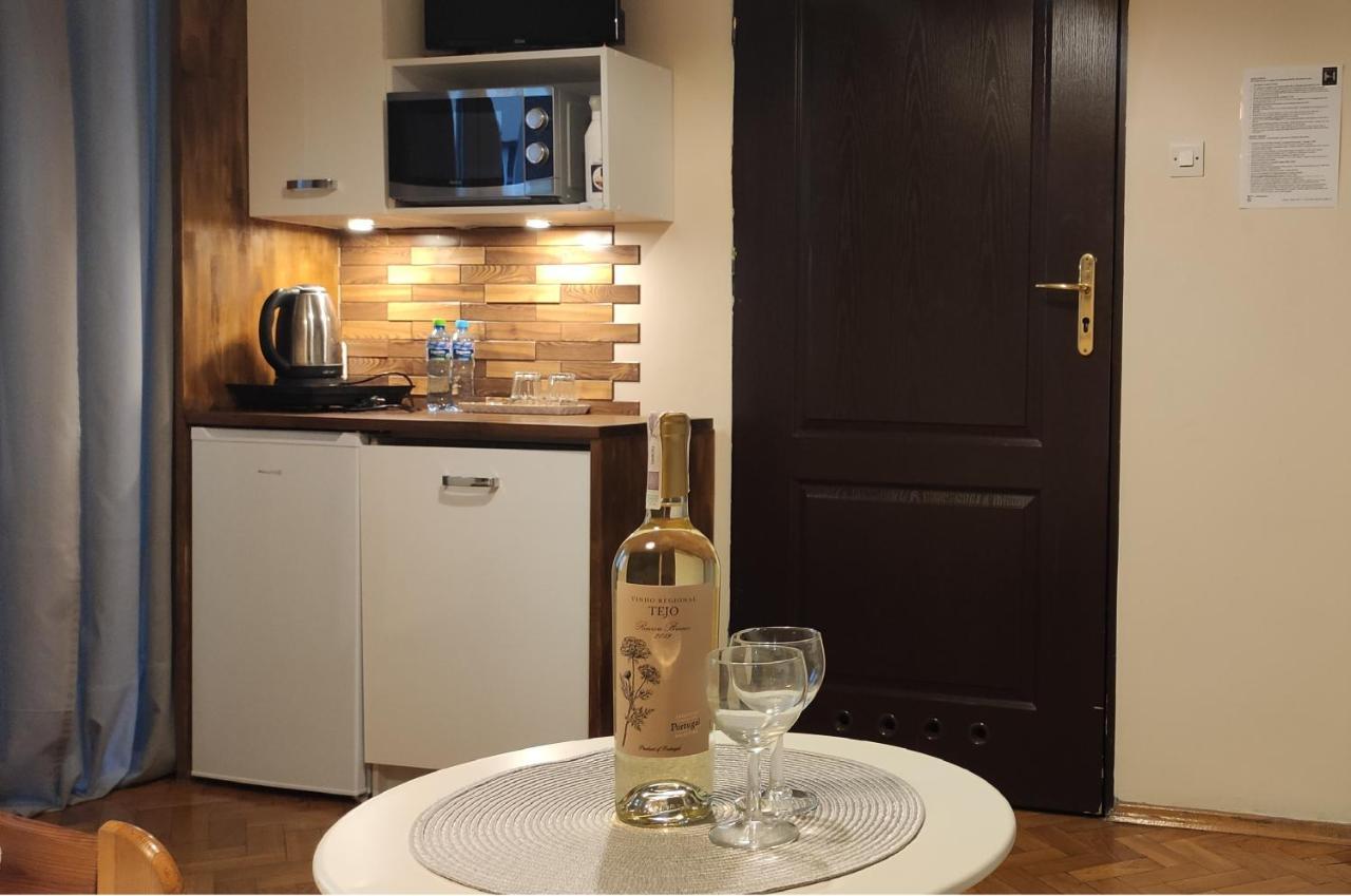 Hostel Helvetia - Private In Center And Old Town