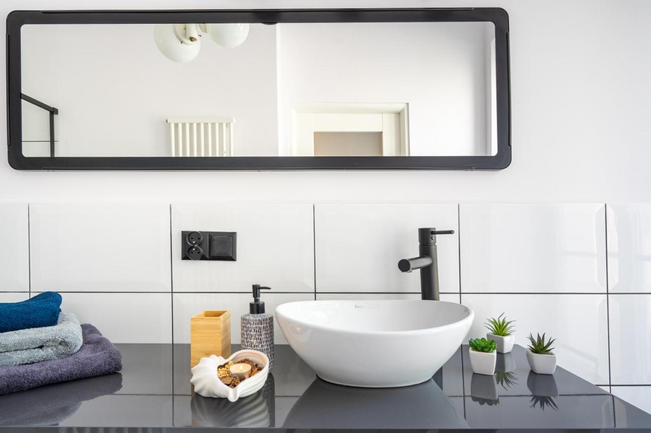 Stylish In The Heart Of The City. Apartment