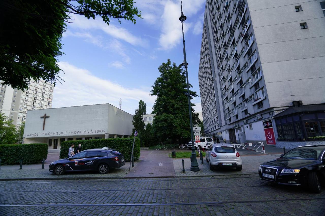 Apartment Chlodna 15 *