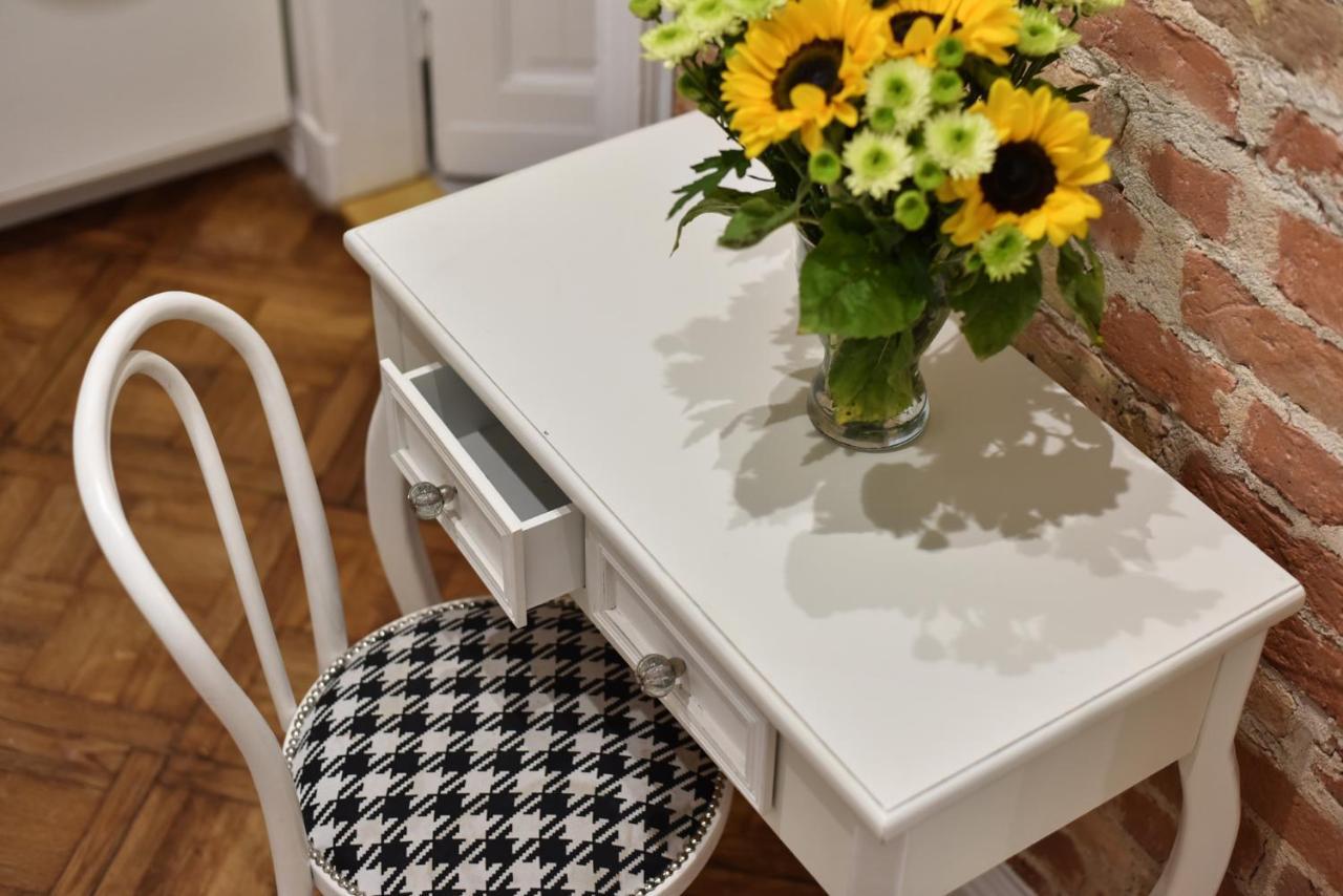 Apartment Shortstaypoland Poznanska Warsaw