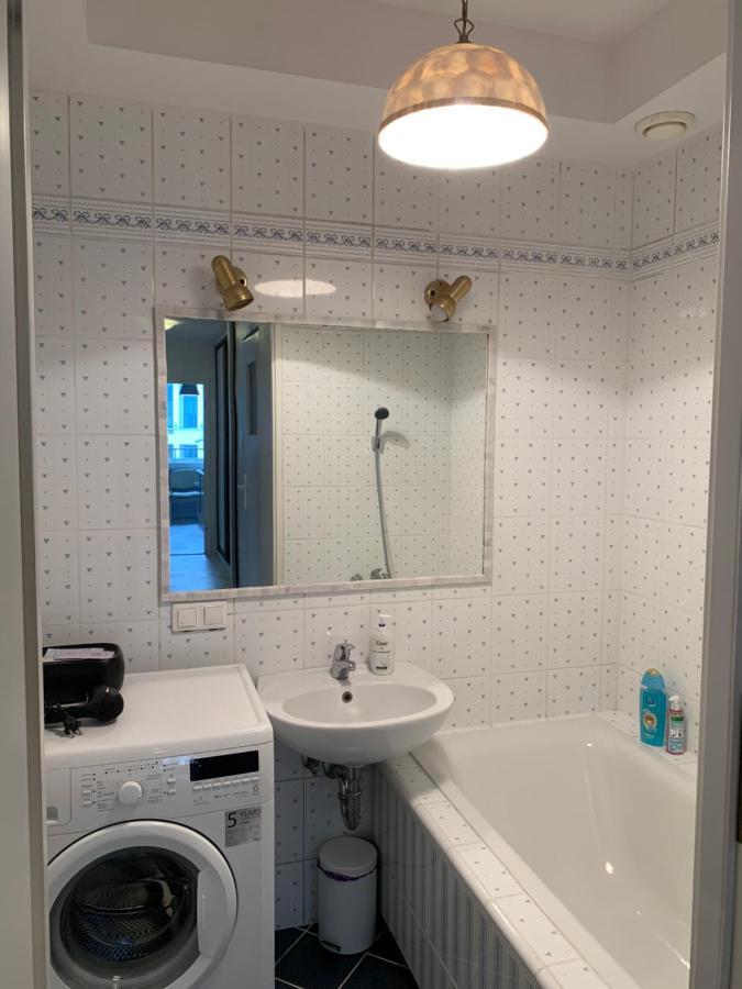 Perfect Location Two Bedrooms With Balkony Warschau