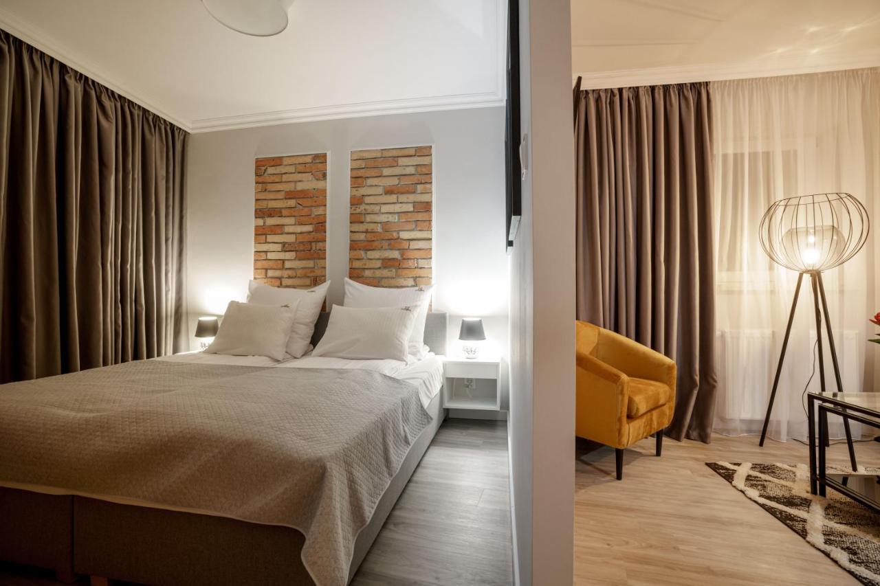 Apartament Okęcie 1936 *