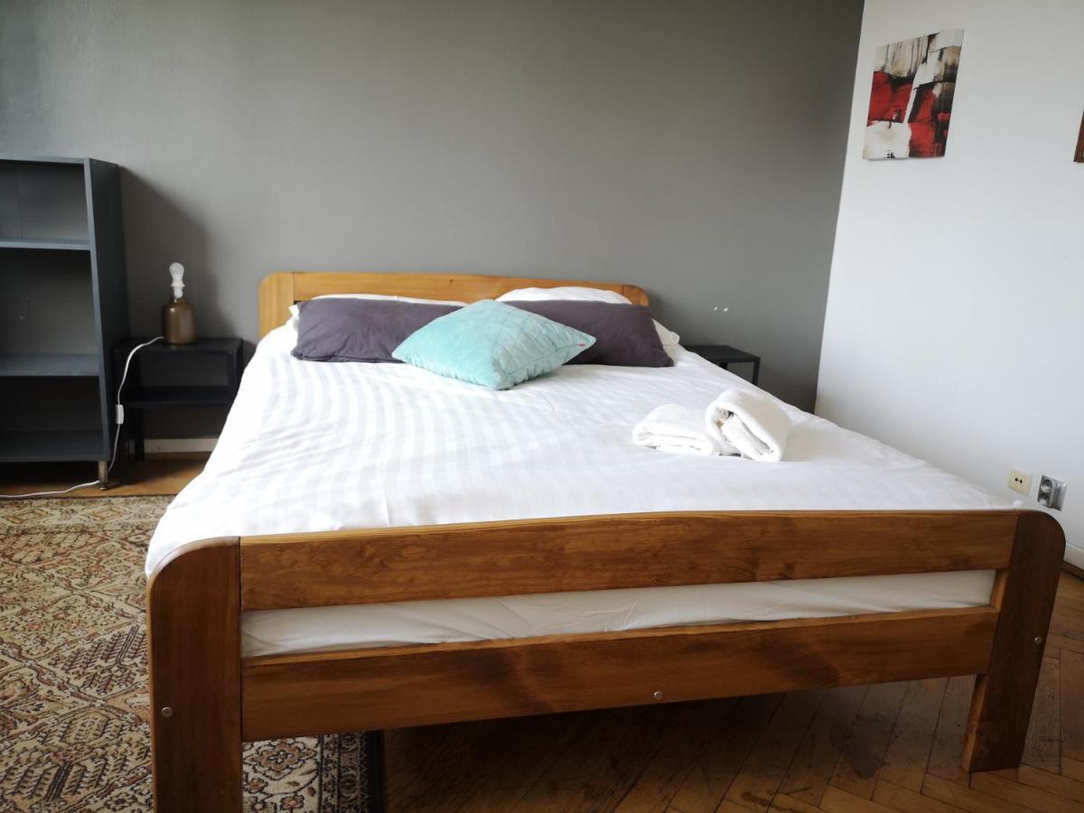 Apartment Hard Center