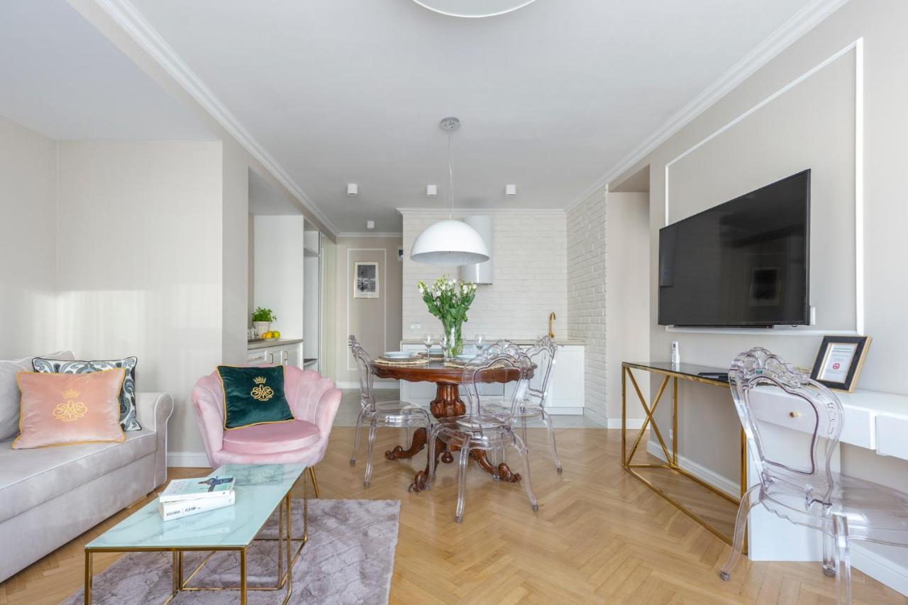Apartment Glam Center *
