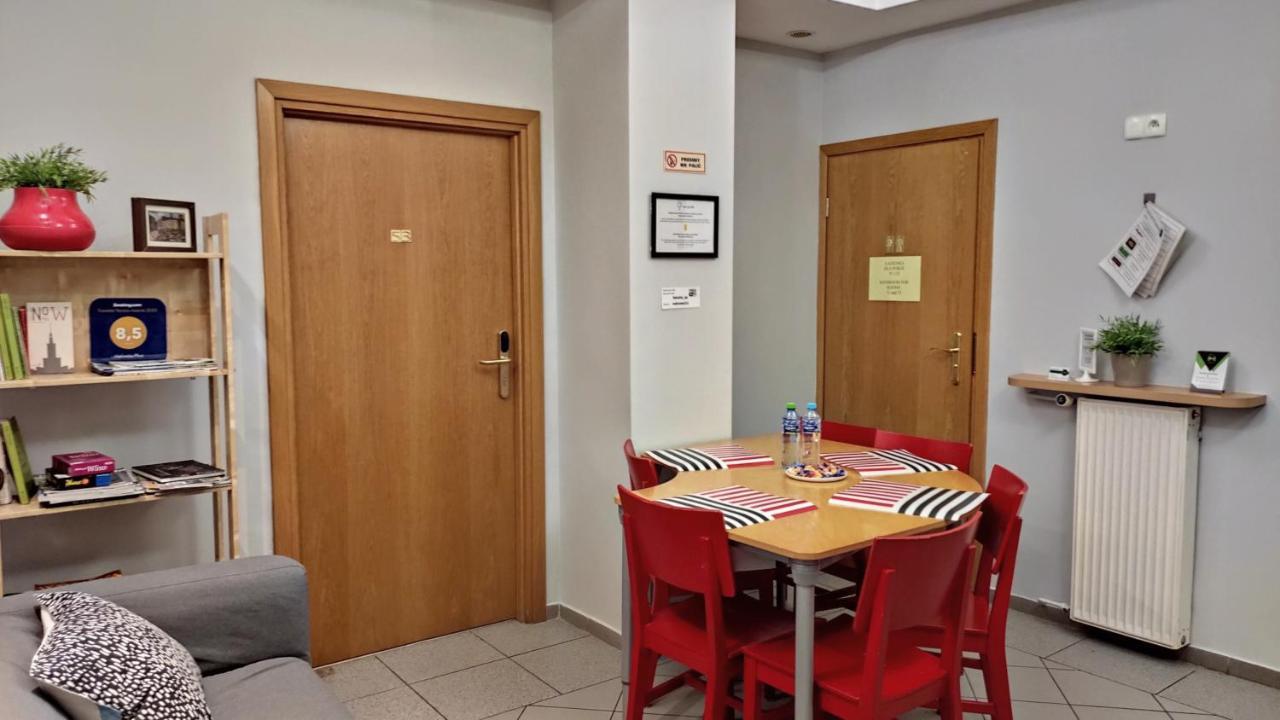 Helvetia - Private In Center And Old Town Hostel *