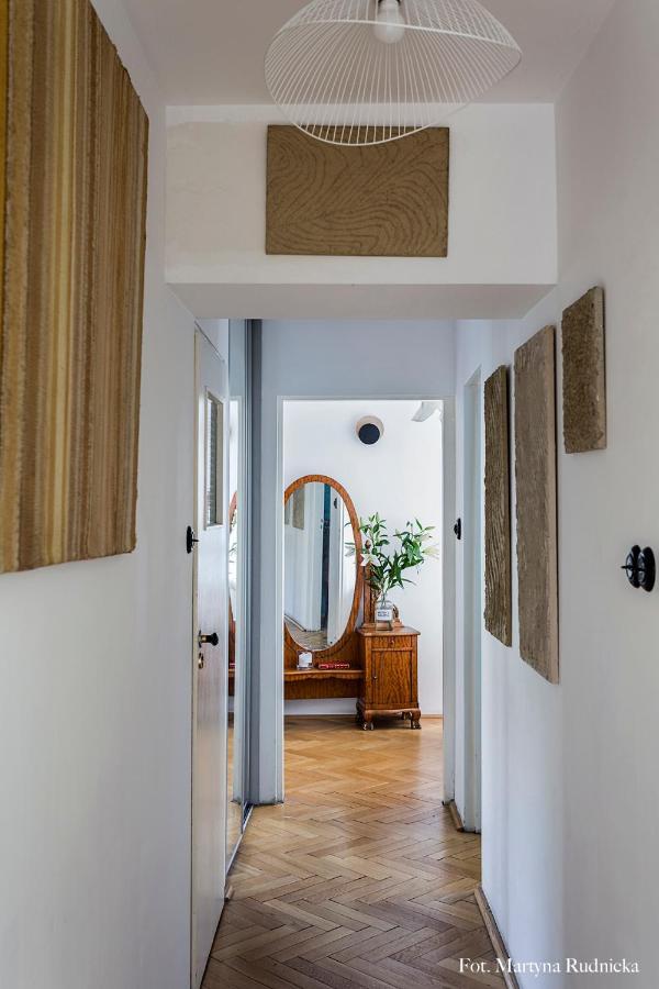 Apartment Opera Art Vintage Slow
