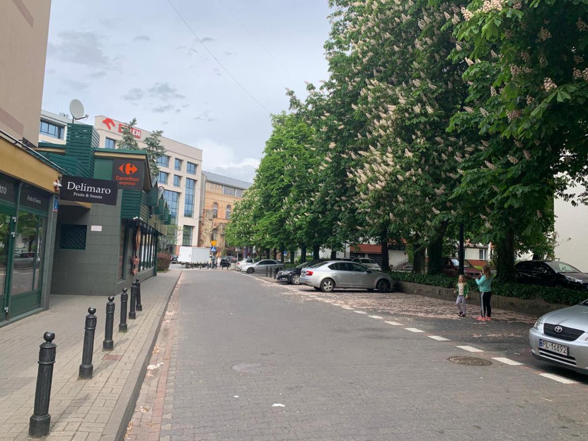 Perfect Location Two Bedrooms With Balkony Apartment *