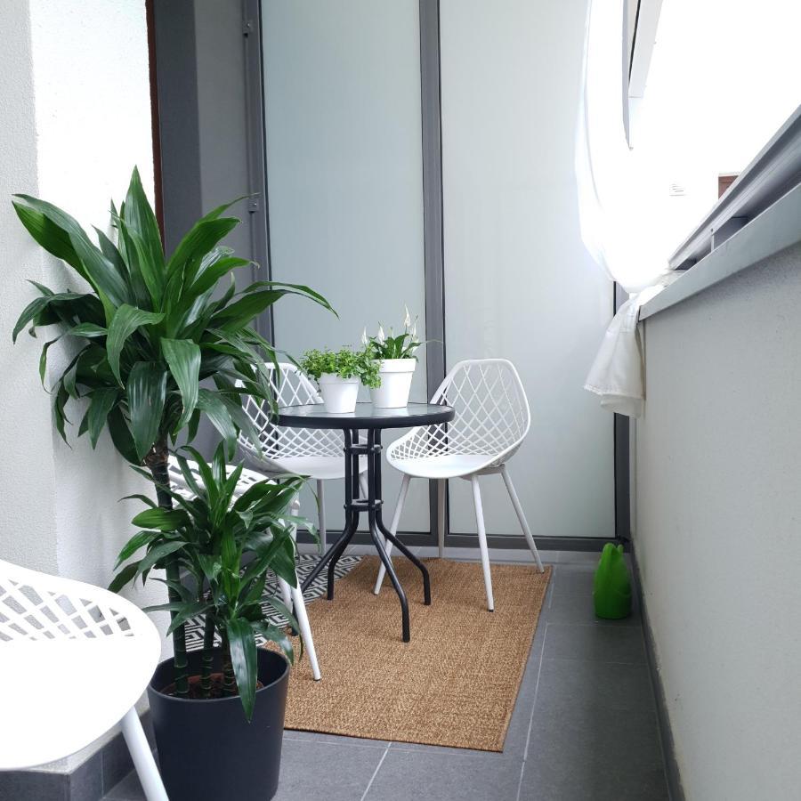 Apartment Bit Eccentric With The Balcony Warsaw