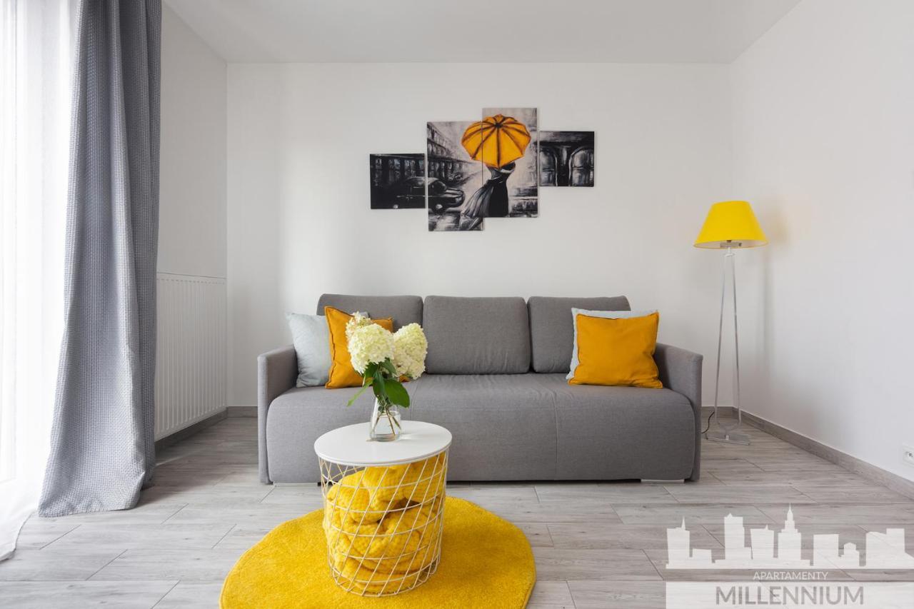 Millennium Manufaktura Yellow Apartment *
