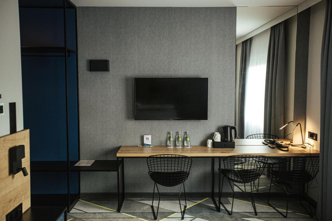Air 3* Warszawa