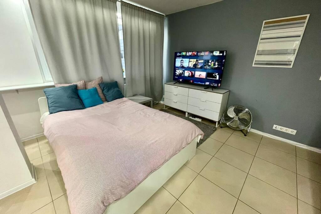 Gold 3 Metro X2 Wifi 300 Mbs 60'tv Netflix Hbo Appletv+ Apartamento Varsóvia