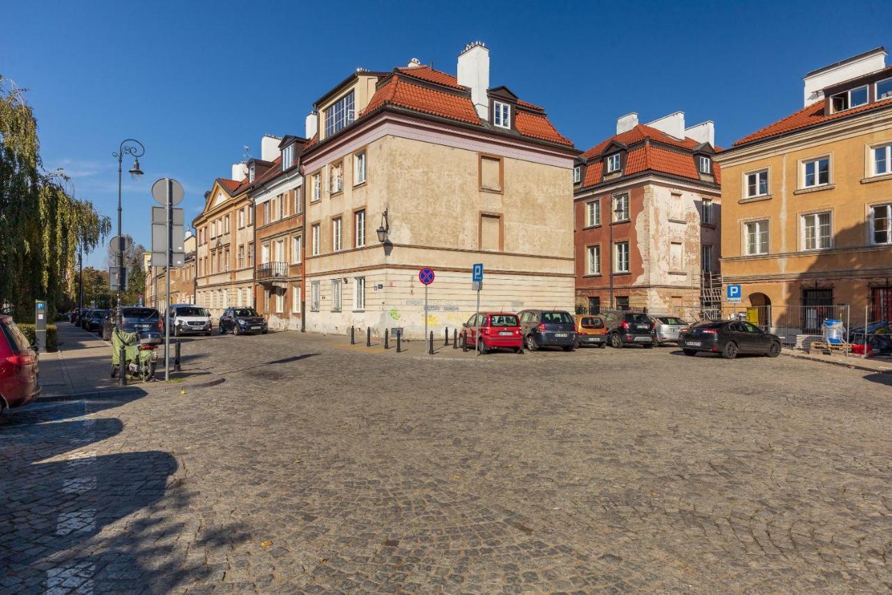 Old Town Velvet Studio Apartment