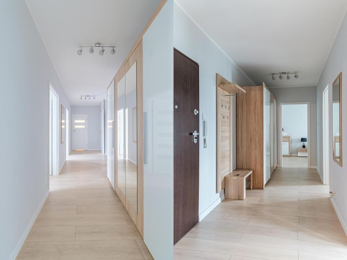 Inside * Warschau
