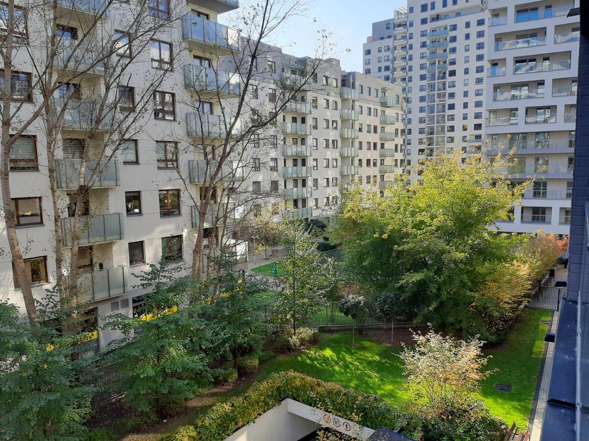 Apartment Siedmiogrodzka - Most Handy Location, Aircon & Garage Free Warschau