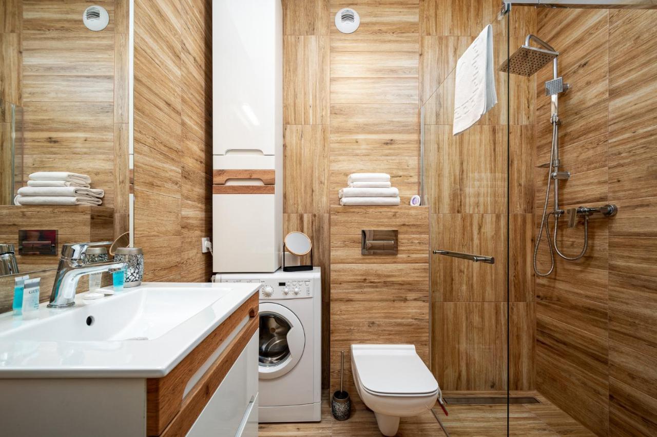Apartament White *