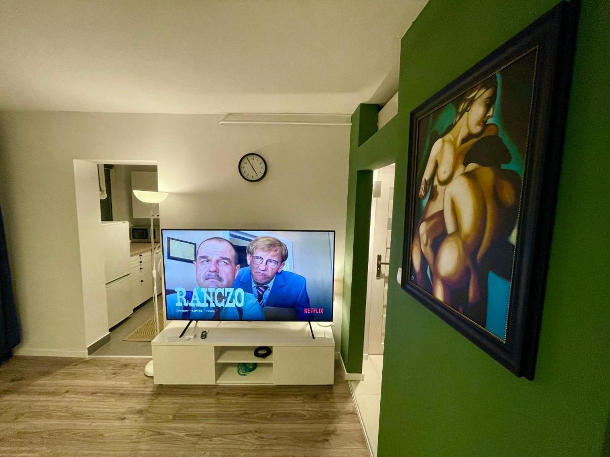 Metro Fast Wifi Tv'70 Netflix Hbo Appletv Apartment