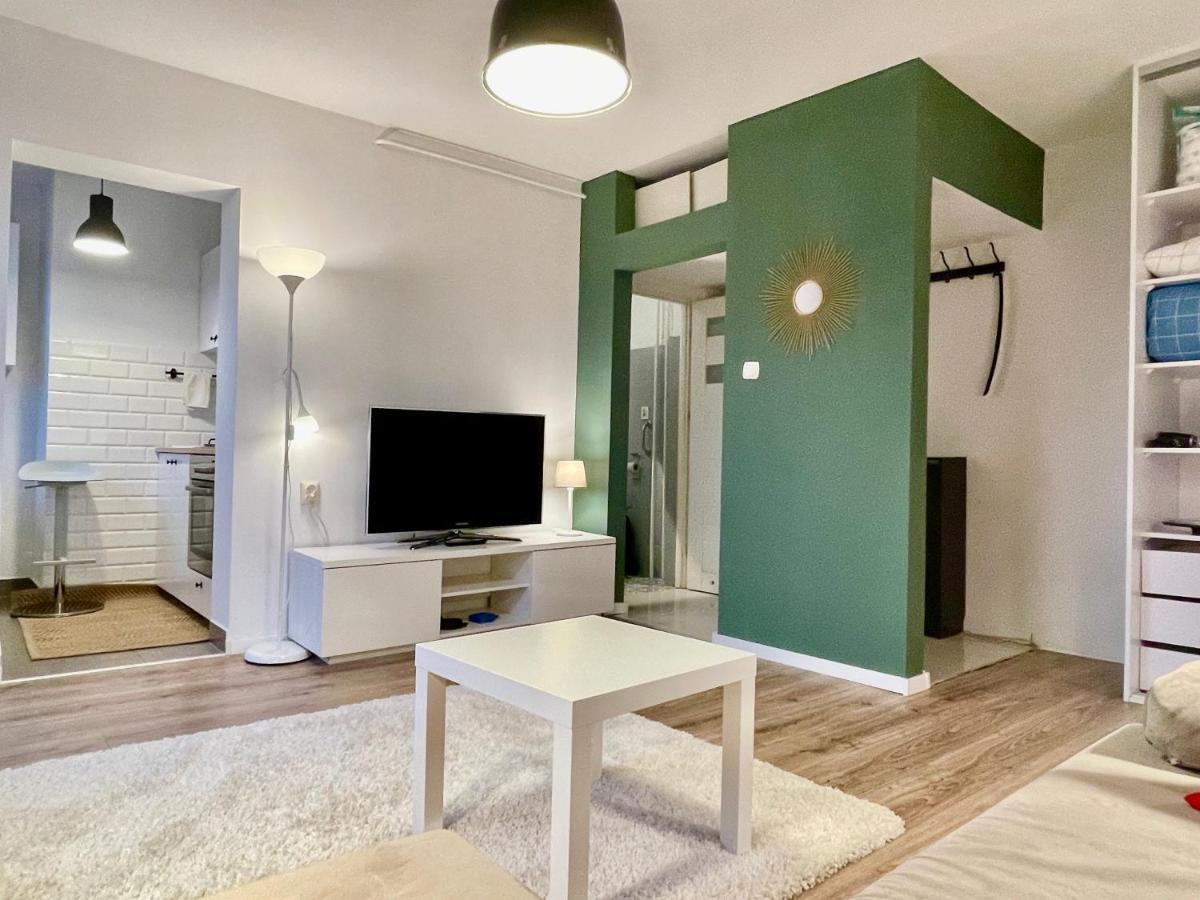 Metro Fast Wifi Tv'70 Netflix Hbo Appletv Apartment