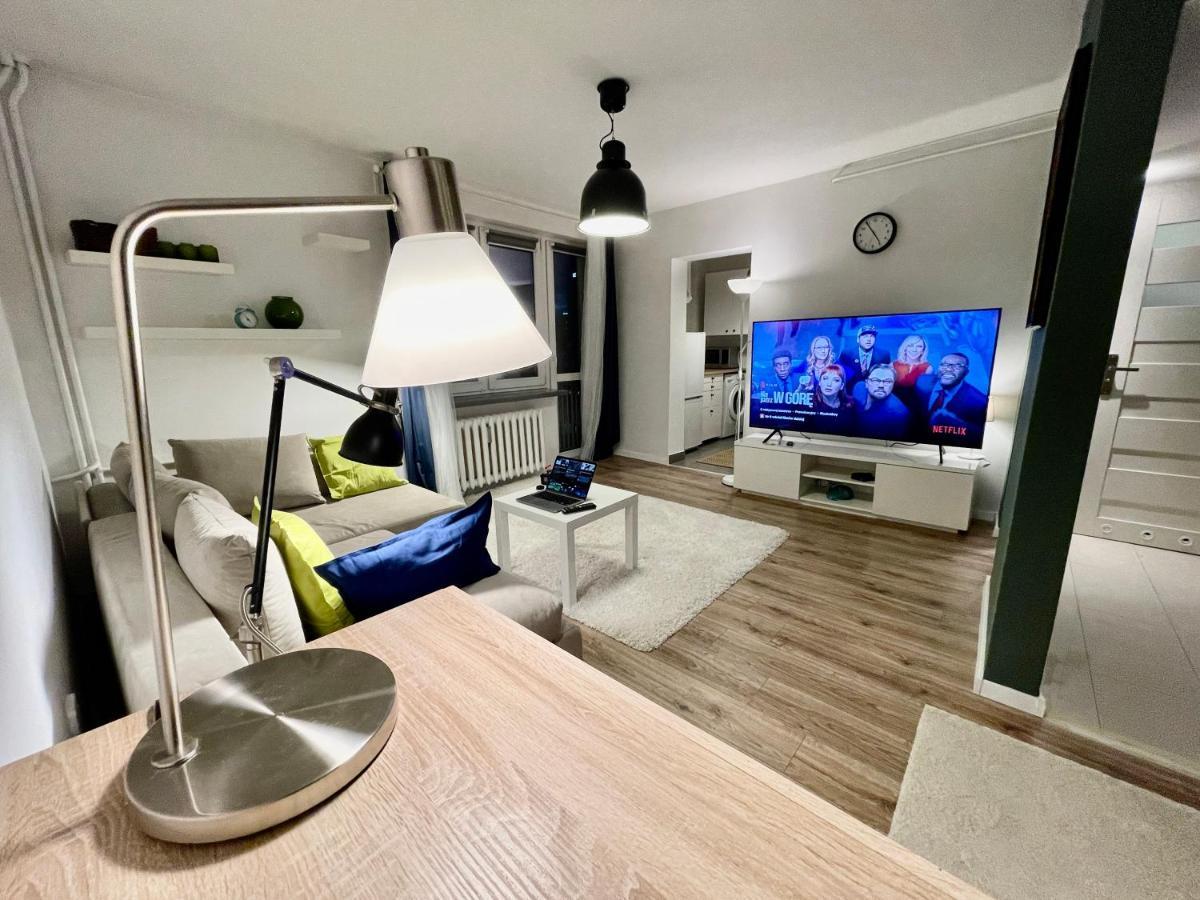 Metro Fast Wifi Tv'70 Netflix Hbo Appletv Apartment Warsaw
