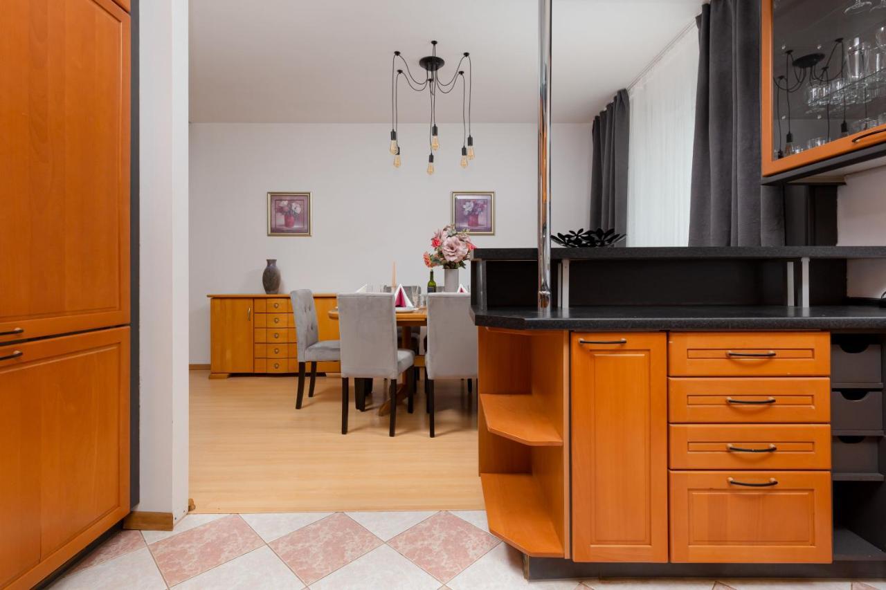 Apartment Duplex Near The Airport By Renters *