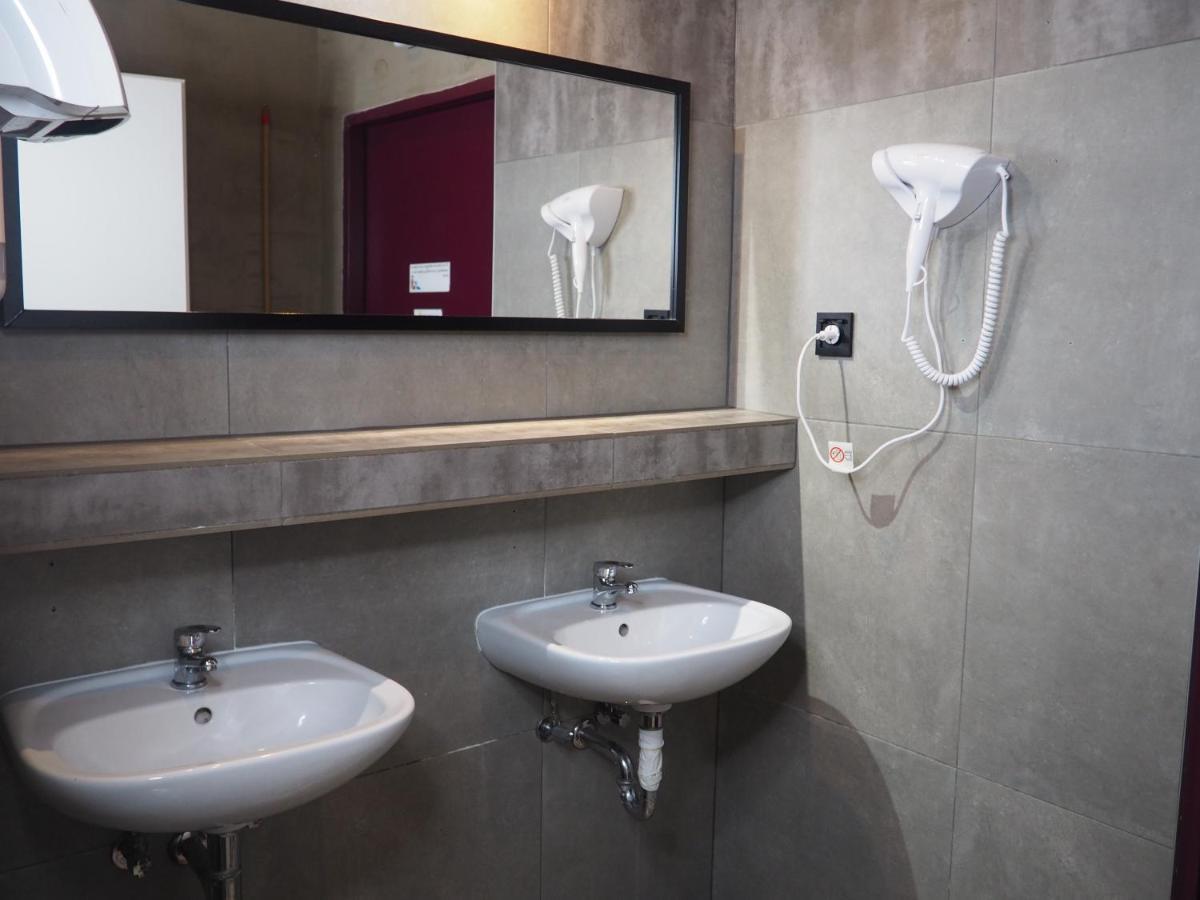 New World St Hostel And Private Room Hostel