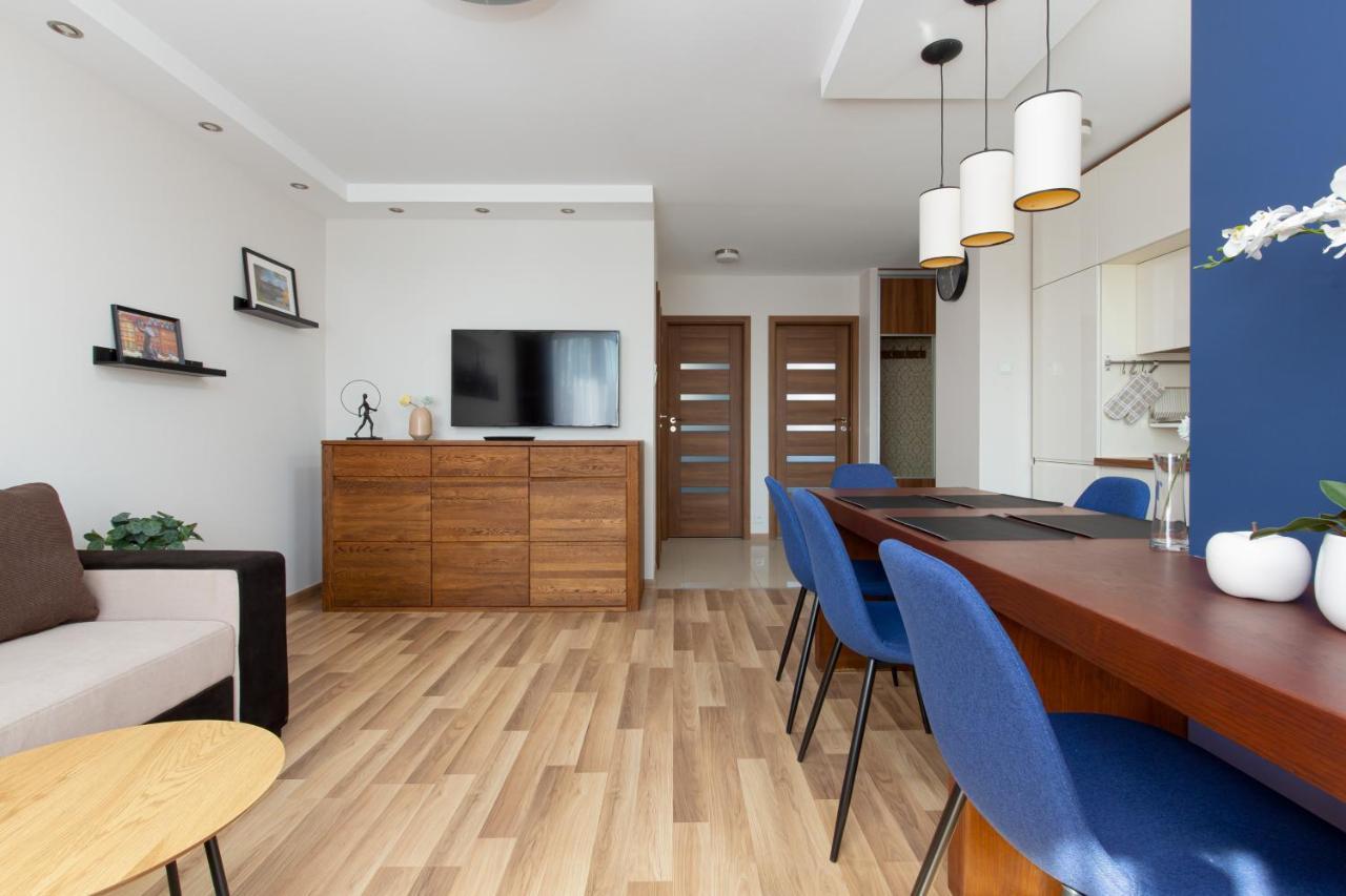 Family Saska Kepa By Renters *