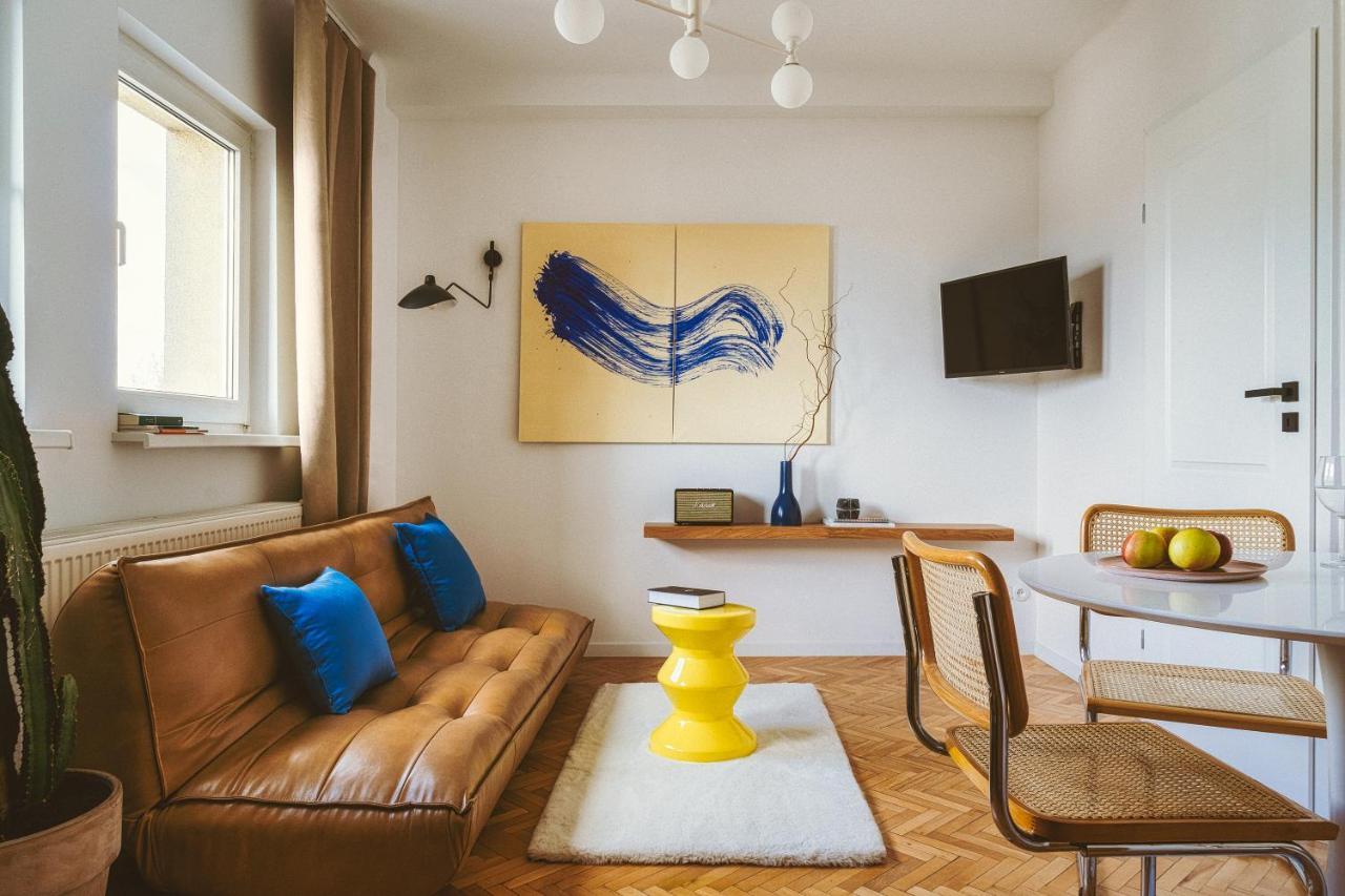 Apartment Concierge Eclectic Design