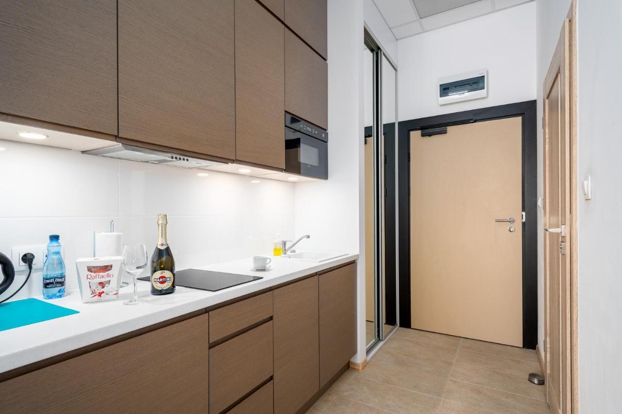 Aleje Jerozolimskie Street Apartment *