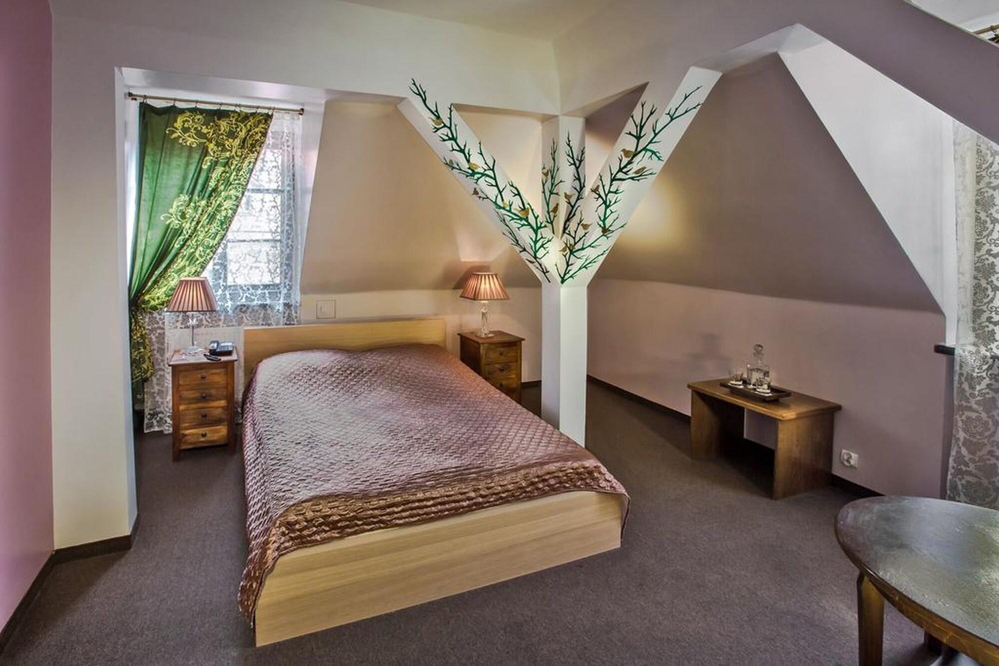 Bed & Breakfast Castle 3*