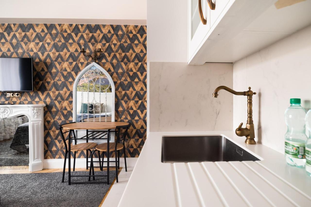 Centre In One Apartment *
