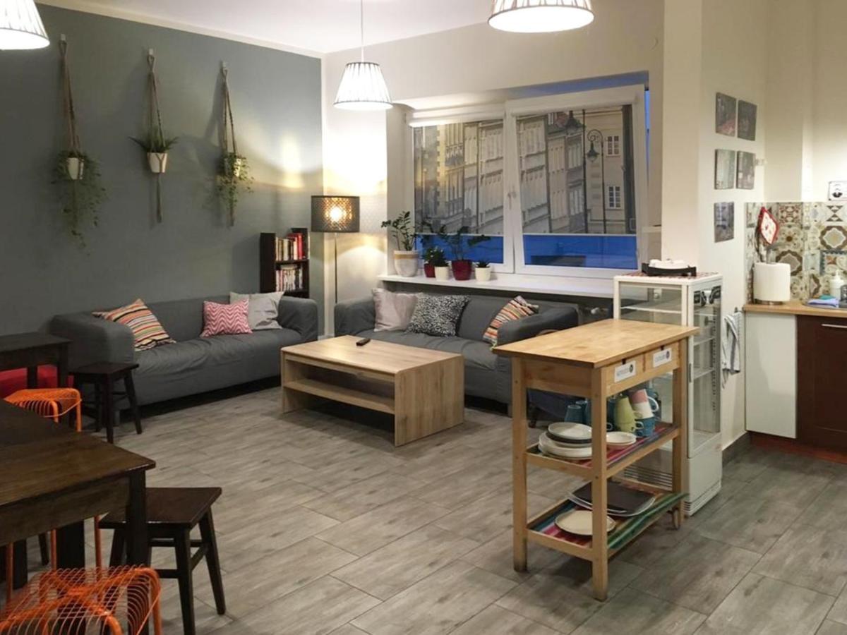 Helvetia - Private In Center And Old Town Hostel
