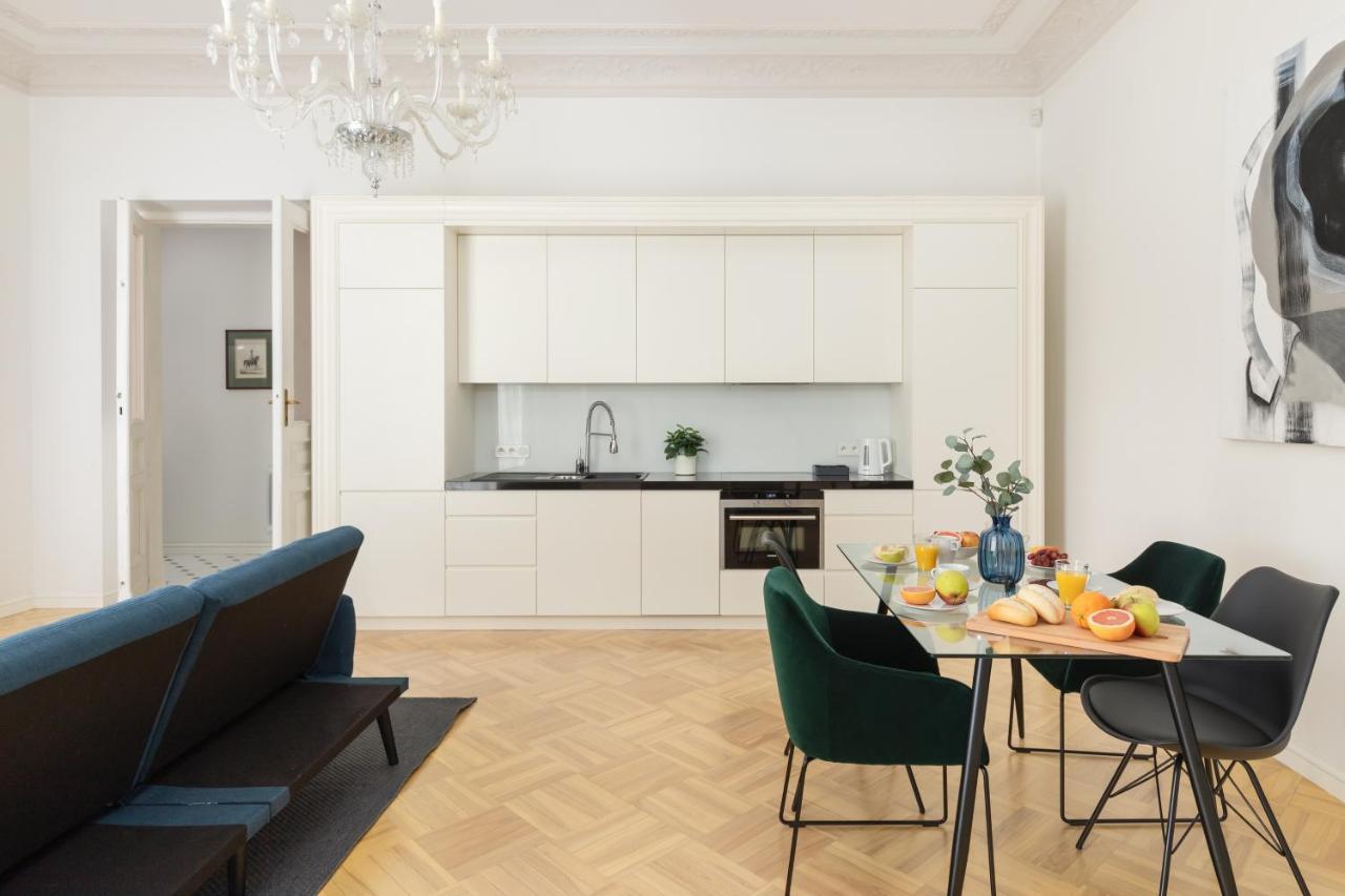 Apartment Marszalkowska 58 - Classy Two Bedroom With Balcony By Renters
