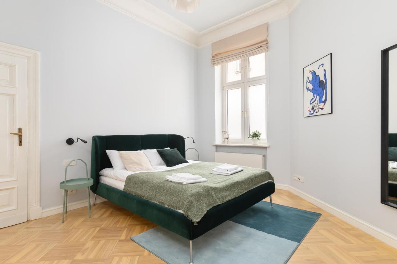 Apartment Marszalkowska 58 - Classy Two Bedroom With Balcony By Renters *