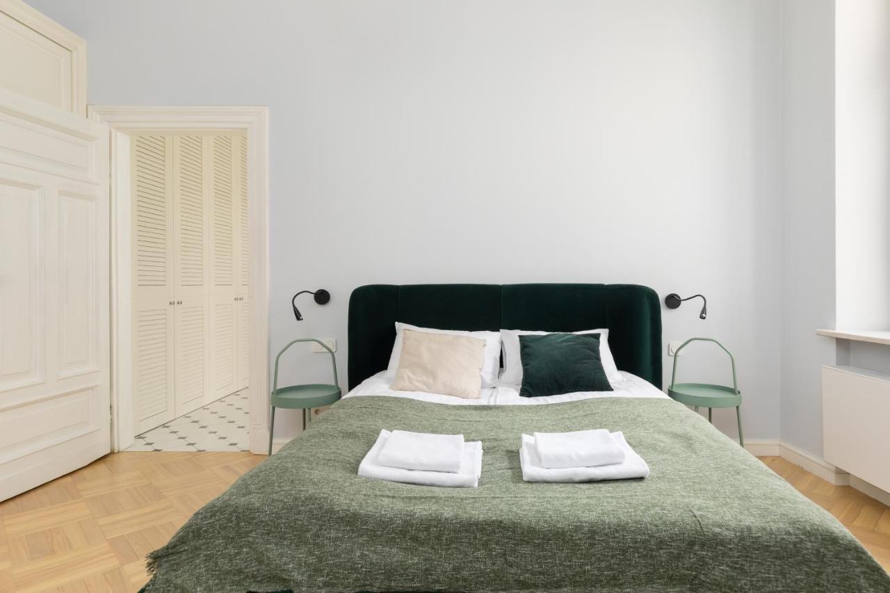 Marszalkowska 58 - Classy Two Bedroom With Balcony By Renters Apartment