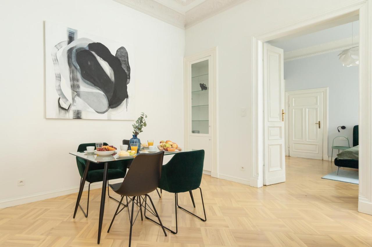 Apartment Marszalkowska 58 - Classy Two Bedroom With Balcony By Renters *
