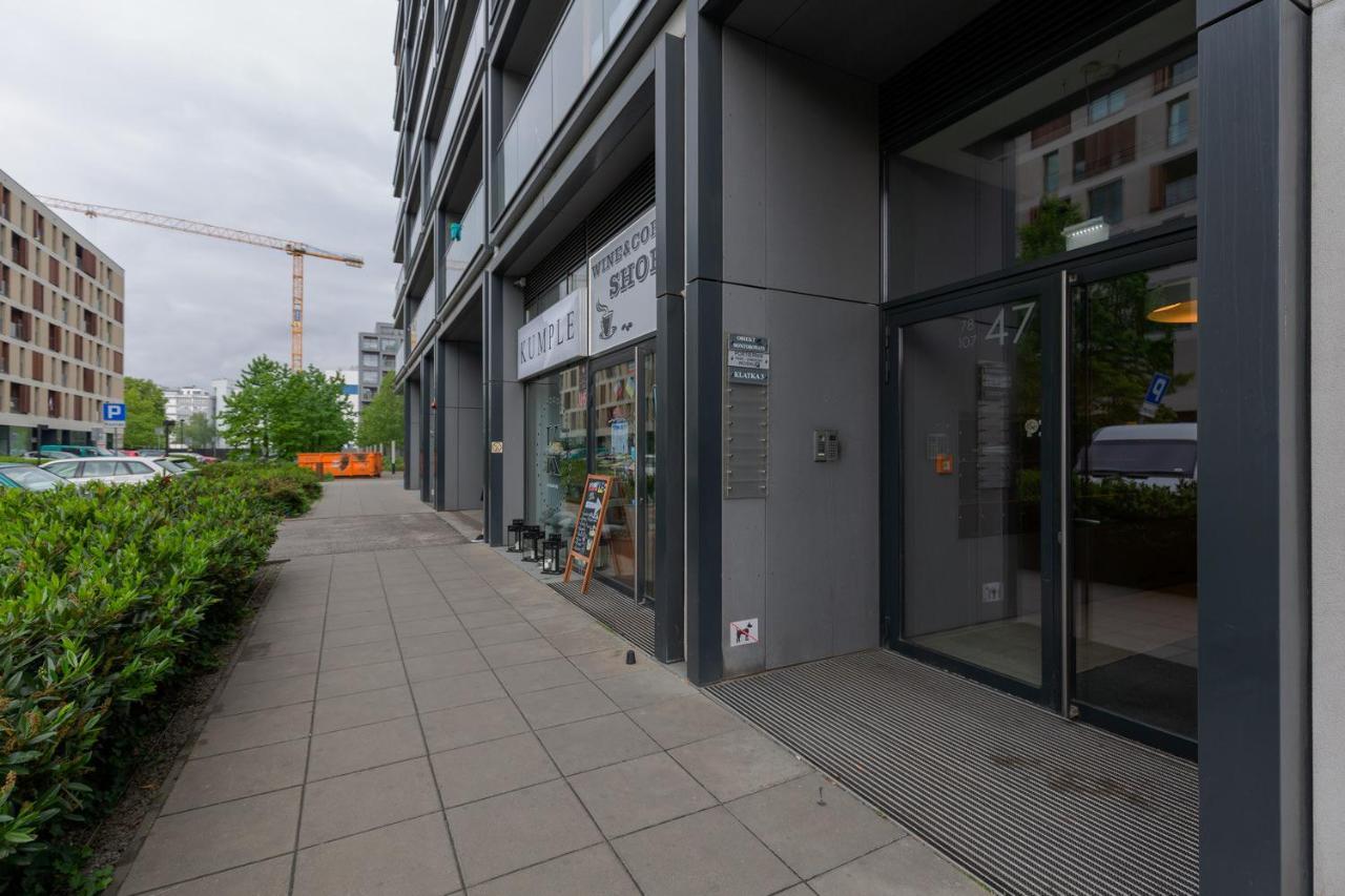 Kolejowa By Renters Apartment